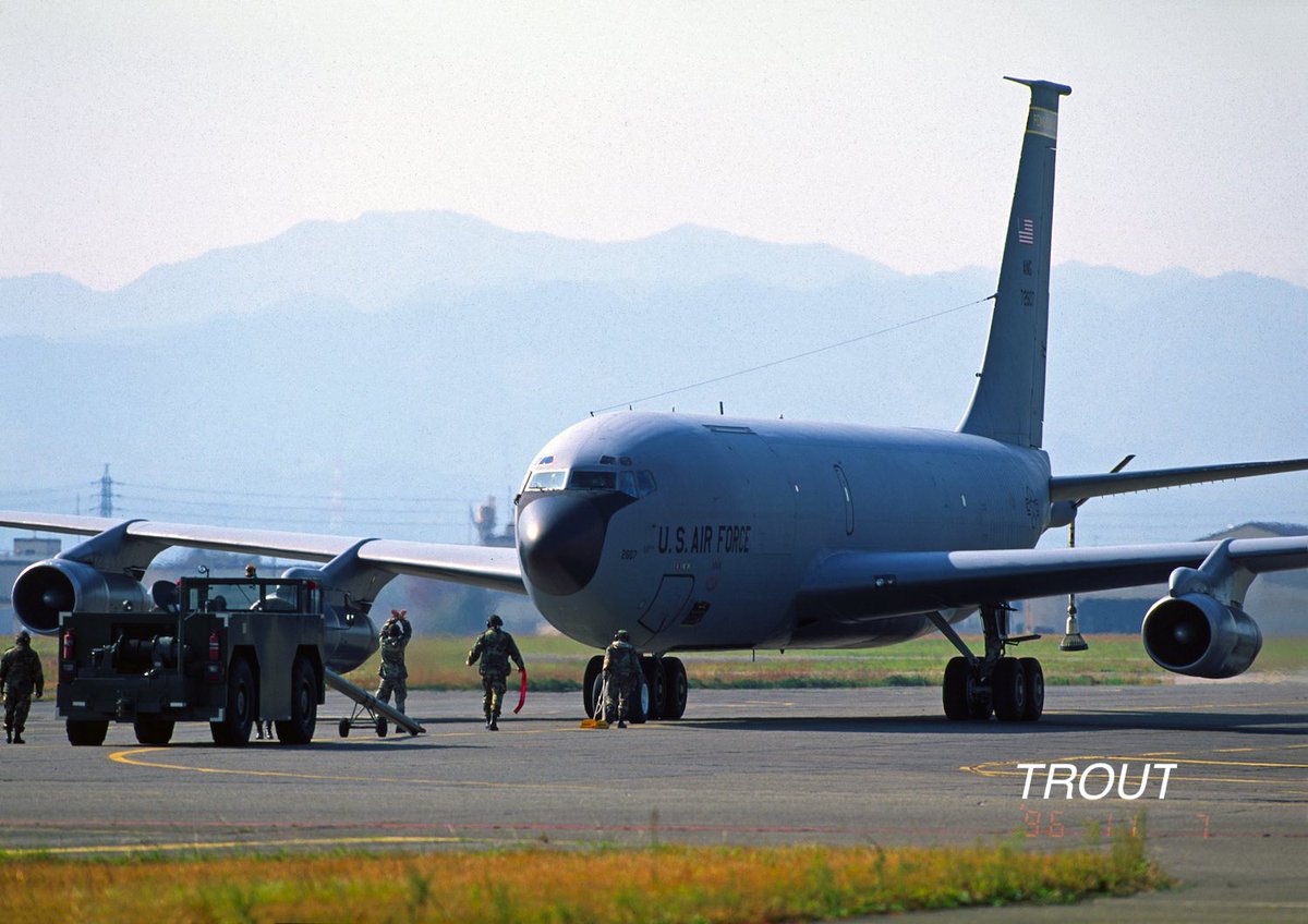TROUT92241176's tweet image. #昔の横田基地　1996年11月 
KC-135E 72607  Pennsylvania Air National Guard