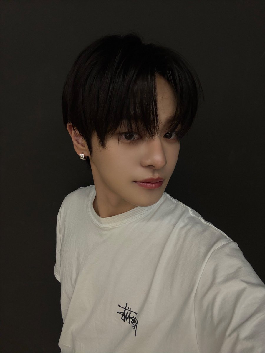 ald1translate's tweet photo. 251006 Plus Chat #LEELEO #이리오

Hello everyone, it’s Leo 🦁
I’ve been feeling so thankful these days 🙏
Time has flown by with how busy things have been… and it’s already Chuseok!!
I hope you all have a wonderful time with your loved ones!! 🍰
You know how time just flies from now until the end of the year?? ㅋㅋㅋ
Let’s all stay healthy and well!! See you soon!! Bye❣️

#ALPHADRIVEONE #ALD1 
#알파드라이브원