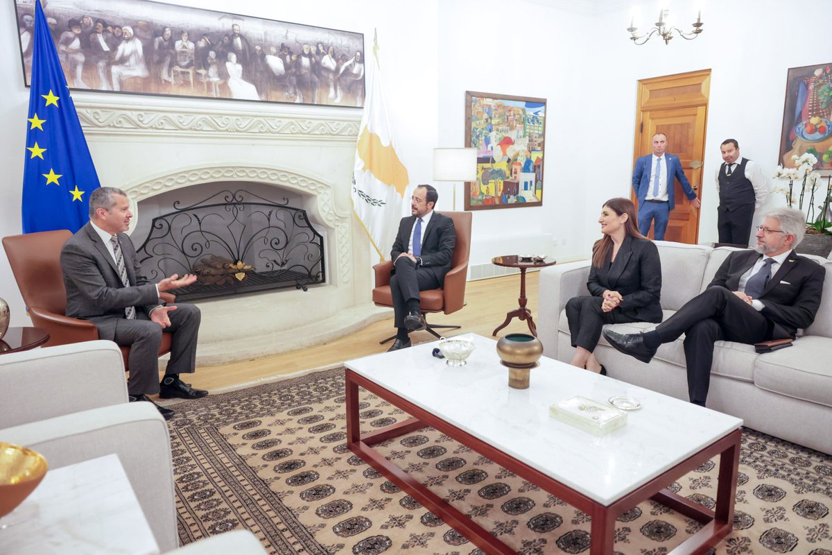 CyprusInUK's tweet photo. ⚓🇨🇾 @PresidentCYP @Christodulides met @IMOSecGen, joined by @maritimeCyprus Dep. Minister @HadjimanoliM and HC &amp; IMO Permanent Representative @KourosKyriakos. Talks focused on Cyprus-IMO cooperation &amp; global shipping amid geopolitical challenges.
#MaritimeCyprus2025 #CyprusatIMO https://t.co/d9tXAo6C8G