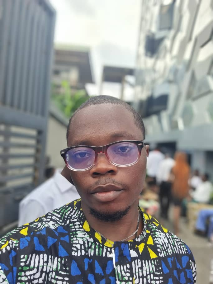 Mar_cus5's tweet image. ...Not really a photogenic being 😐😐