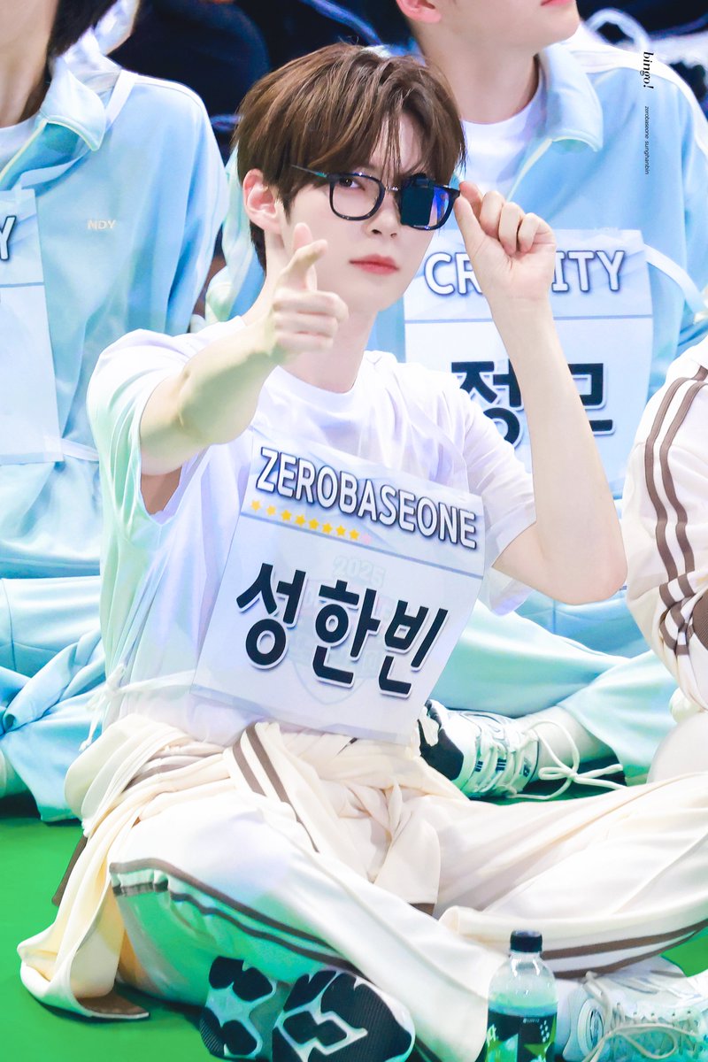 bingo_shb's tweet photo. 250825 🩵🤍

#성한빈 #SUNGHANBIN #ソンハンビン
#ZB1 #ZEROBASEONE #제로베이스원 https://t.co/NfFrdpBeqf