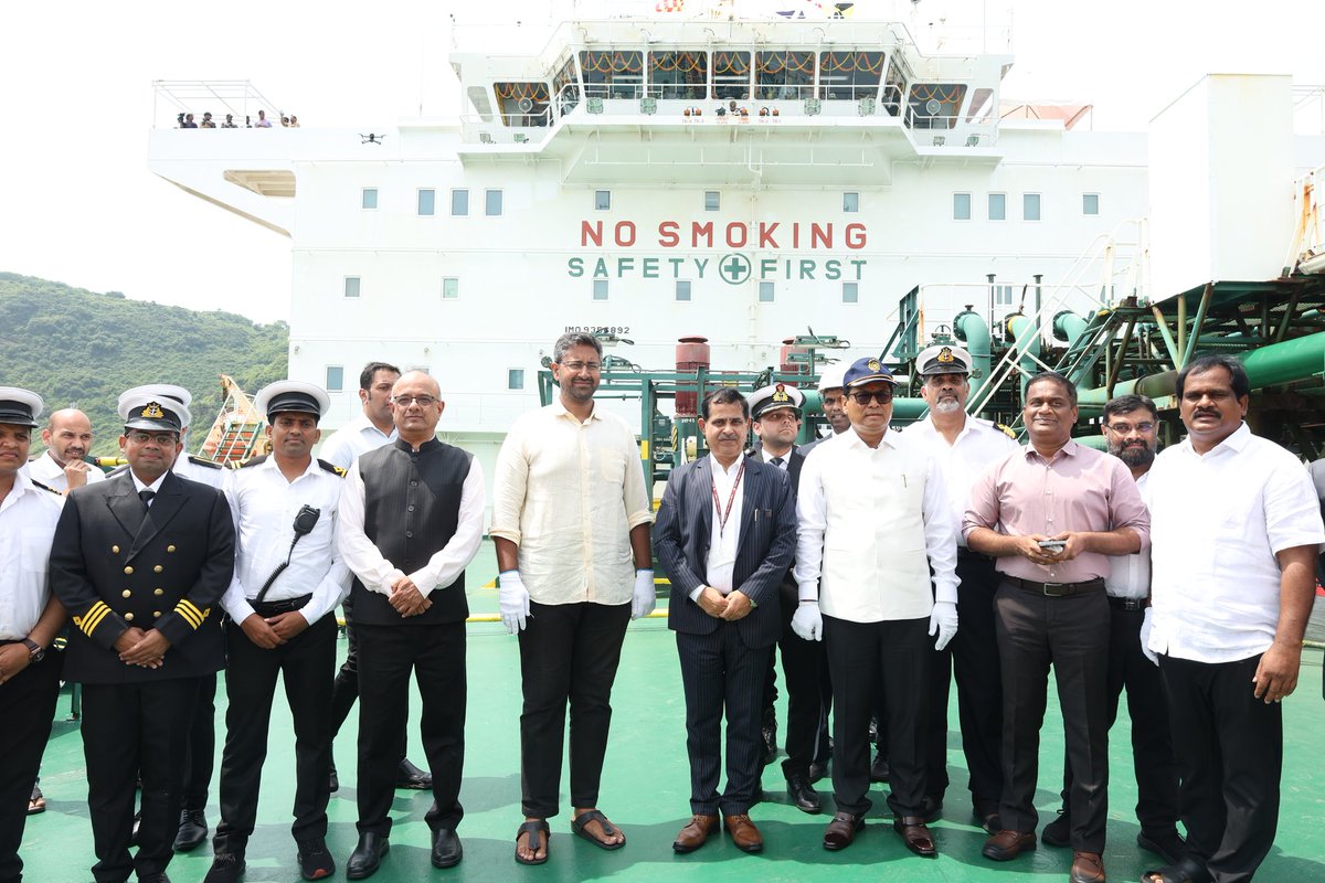 sarbanandsonwal's tweet photo. A historic moment for Bharat's maritime might! 🇮🇳 🚢

Privileged to welcome #VLGCShivalik at Visakhapatnam Port, our newest Very Large Gas Carrier (VLGC) under the Indian Tricolour and @shippingcorp ownership, on her maiden voyage to India shores.

VLGC Shivalik symbolises India's unyielding resolve for self-reliance led by Hon'ble PM Shri @narendramodi Ji's vision. This induction, the second VLGC this year, represents a significant stride in augmenting India's presence in the global gas trade and is a cornerstone for our nation's energy security.  

Under PM Modi ji, India's maritime sector is scripting a new chapter of unprecedented growth. A new design-build-finance-own-repair-recycle era, all under Bharat's flag has been ignited as we chart course for #AatmanirbharBharat and Viksit Bharat. @vptIndia