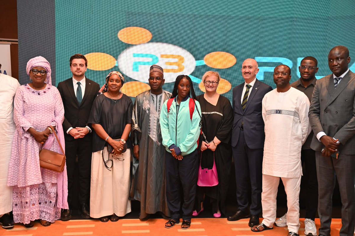 Büyükelçi <a href="/NurSagman/">Nur Sagman</a>, 🇸🇳’e çalışma ziyareti gerçekleştiren Türkiye Maarif Vakfı Yönetim Kurulu Üyesi Dr. Mehmet Cangir ile birlikte 🇸🇳 Milli Eğitim Bakanı <a href="/M_M_Guirassy/">Moustapha Mamba Guirassy</a> 'nin davetiyle PLANÈTE 3 Platformu lansmanına katılmıştır.