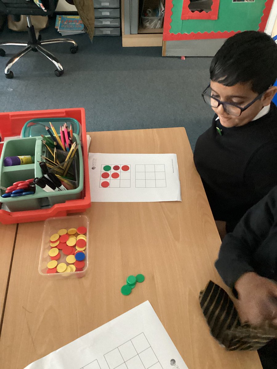 HolyFamilyYear2's tweet image. Mastery Maths this morning. Our focus is 6! 6 or not 6 🔴🔴🔴🔴🔴🔴 #MasteryMaths #MathsHFB10 #WeLoveMaths