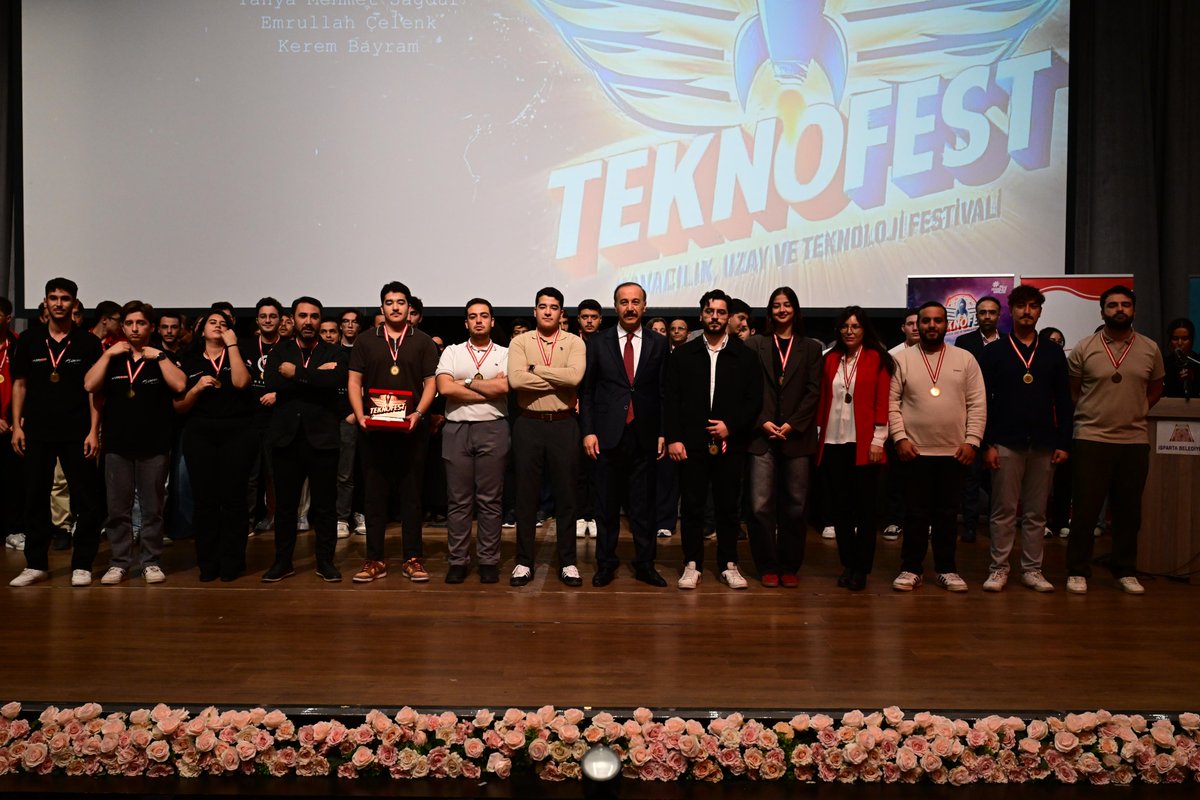 Ülkemizin teknoloji ve inovasyon vizyonunun en güçlü sembolü olan TEKNOFEST kapsamında düzenlenen Isparta Öğretmen Vizyon Seminerine katıldık.

TEKNOFEST; sadece bir festival değil, bir milletin yeniden dirilişinin, “biz de varız” diyerek medeniyet yarışında iddiasını ortaya