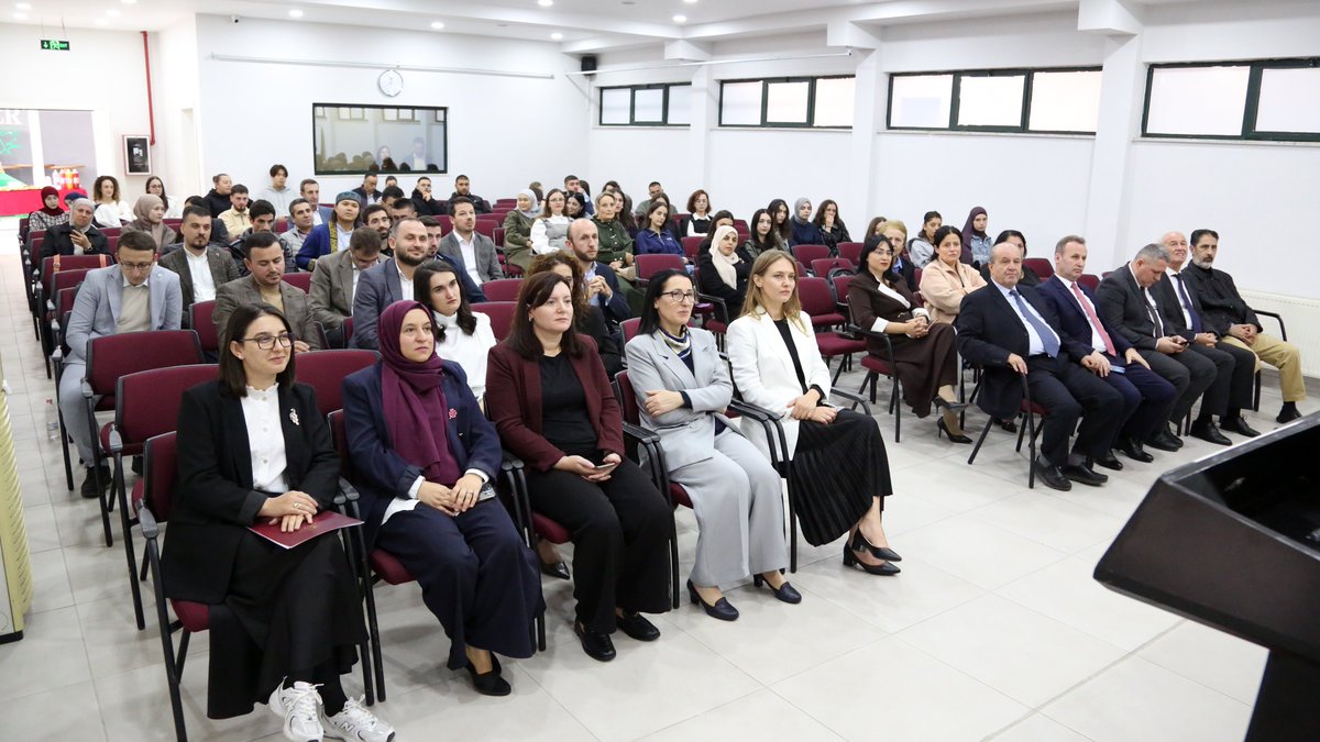kmsh_al's tweet photo. Kolegji Universitar “Bedër” mirëpriti sot studentët e rinj dhe stafin akademik në ceremoninë e hapjes së vitit të ri akademik 2025–2026.

https://t.co/PudH4WZqXB https://t.co/QpMhJySrTl