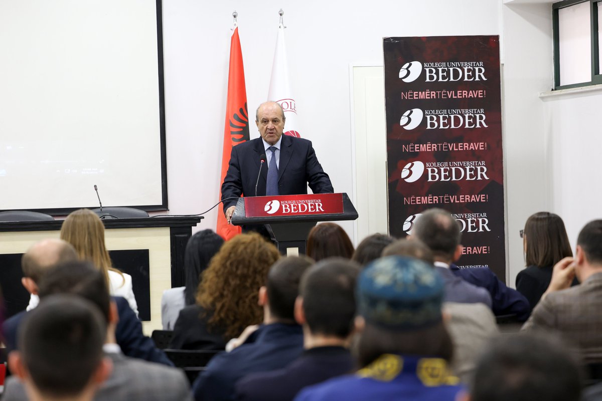 kmsh_al's tweet photo. Kolegji Universitar “Bedër” mirëpriti sot studentët e rinj dhe stafin akademik në ceremoninë e hapjes së vitit të ri akademik 2025–2026.

https://t.co/PudH4WZqXB https://t.co/QpMhJySrTl