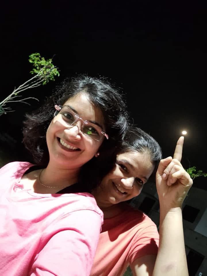 उंगली  पे चाँद. ..