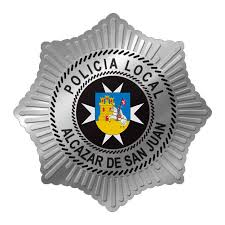 Desde Protección Civil, queremos desear una pronta recuperación al agente de la Policía Local de Alcázar de San Juan herido en el día de ayer mientras regulaba el tráfico en la Media Maratón de Alcázar.

#EsAlcázar #AlcázardeSanJuan