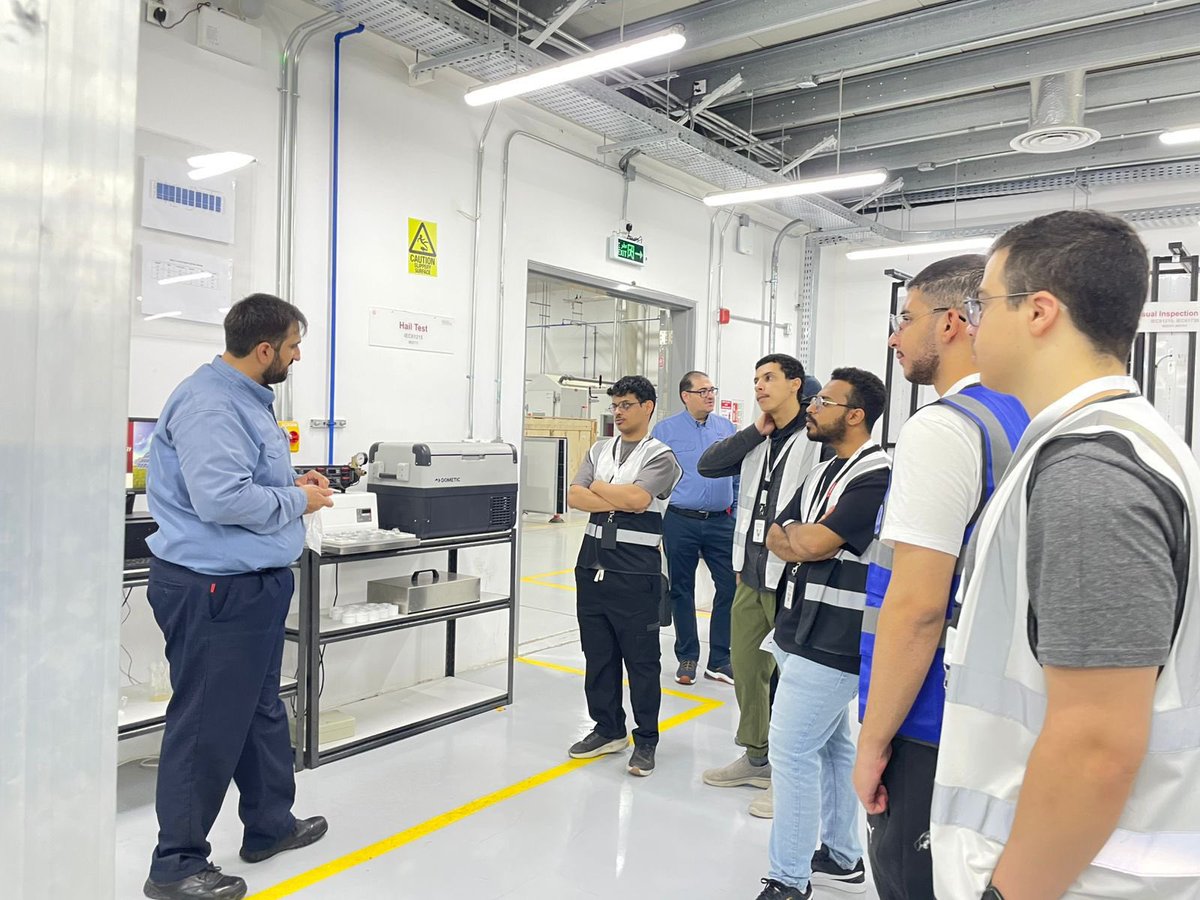 GCCELAB's tweet image. As part of its corporate social responsibility and efforts to strengthen collaboration with national universities, #GCCLab welcomed a delegation of students from King Fahd University of Petroleum and Minerals #KFUPM.
The students toured the electrical laboratories and learned…