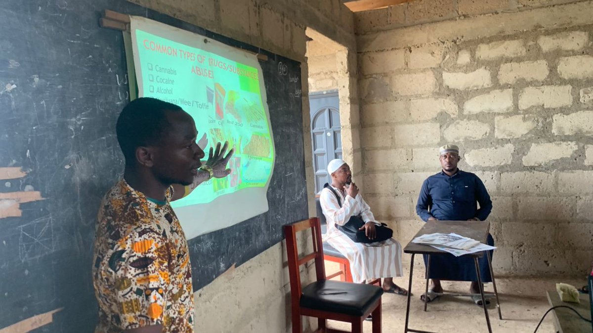 ErnestAcme's tweet photo. Knowledge impaction is valuable as part of  building a healthy society and giving back to the community.I led my team to sensitize the community/parents about consequences of "DRUG ABUSE",a menace to youth/children's life.
Parents were very happy.
#STOPDRUG ABSUE
#SAYNOTODRUGS https://t.co/3eI71uNj0z