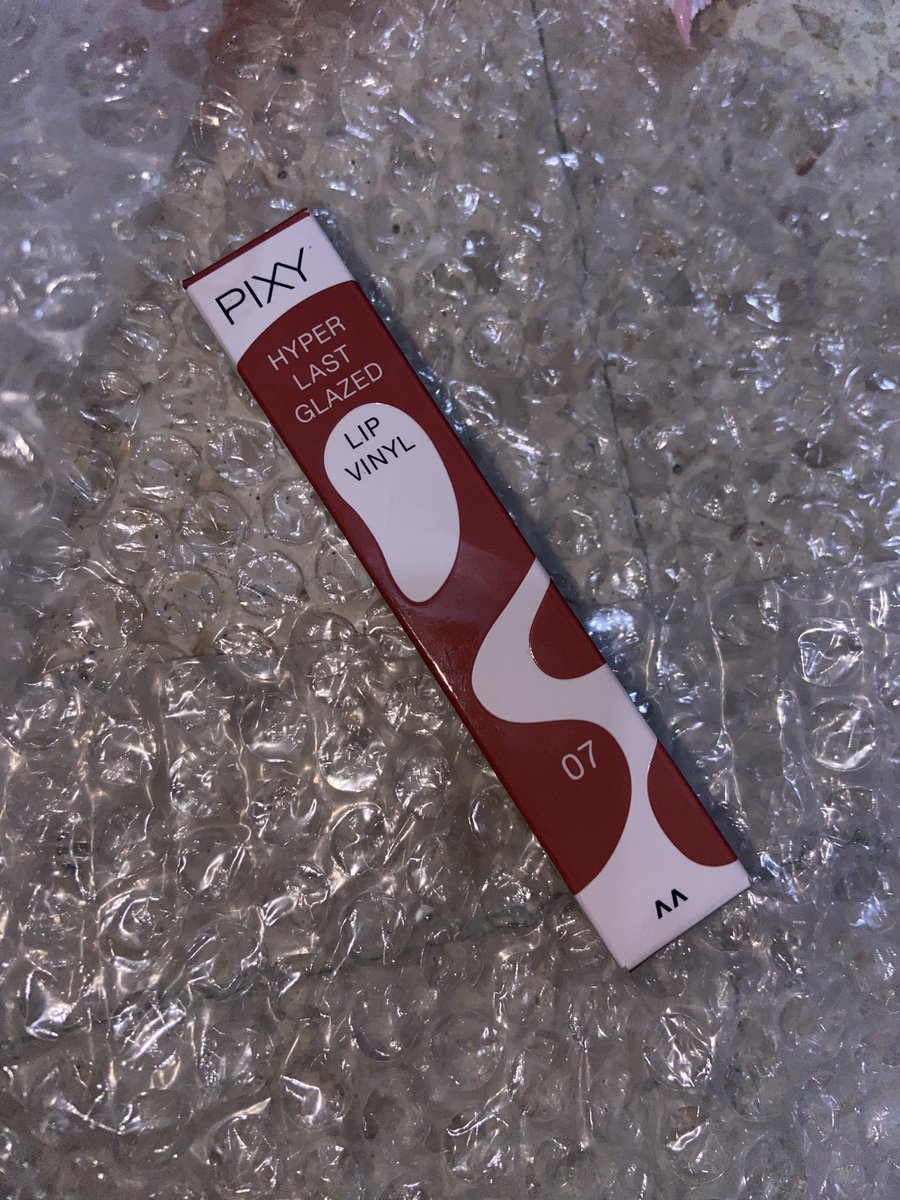 FinallySundayID's tweet image. WTS Pixy Lip Vinyl Rosewood Blaze

Baru aja sampe, cuma di swatch sekali ternyata ga cocok.
45K aja nego, bisa oren!