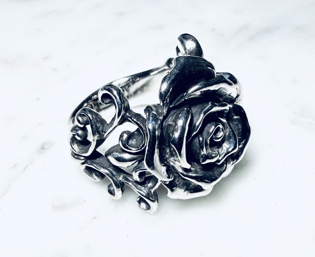 BLUE_ROSE_KIYO's tweet photo. 固定ポストにて🎁中の

ザ！薔薇🌹リング

ご注文感謝です🥲

〆切は明日までです（^人^）

いいね　リポスト　KIYOをフォローで

是非、ご応募くださいね🙇‍♂️ https://t.co/4g67mCNrmV