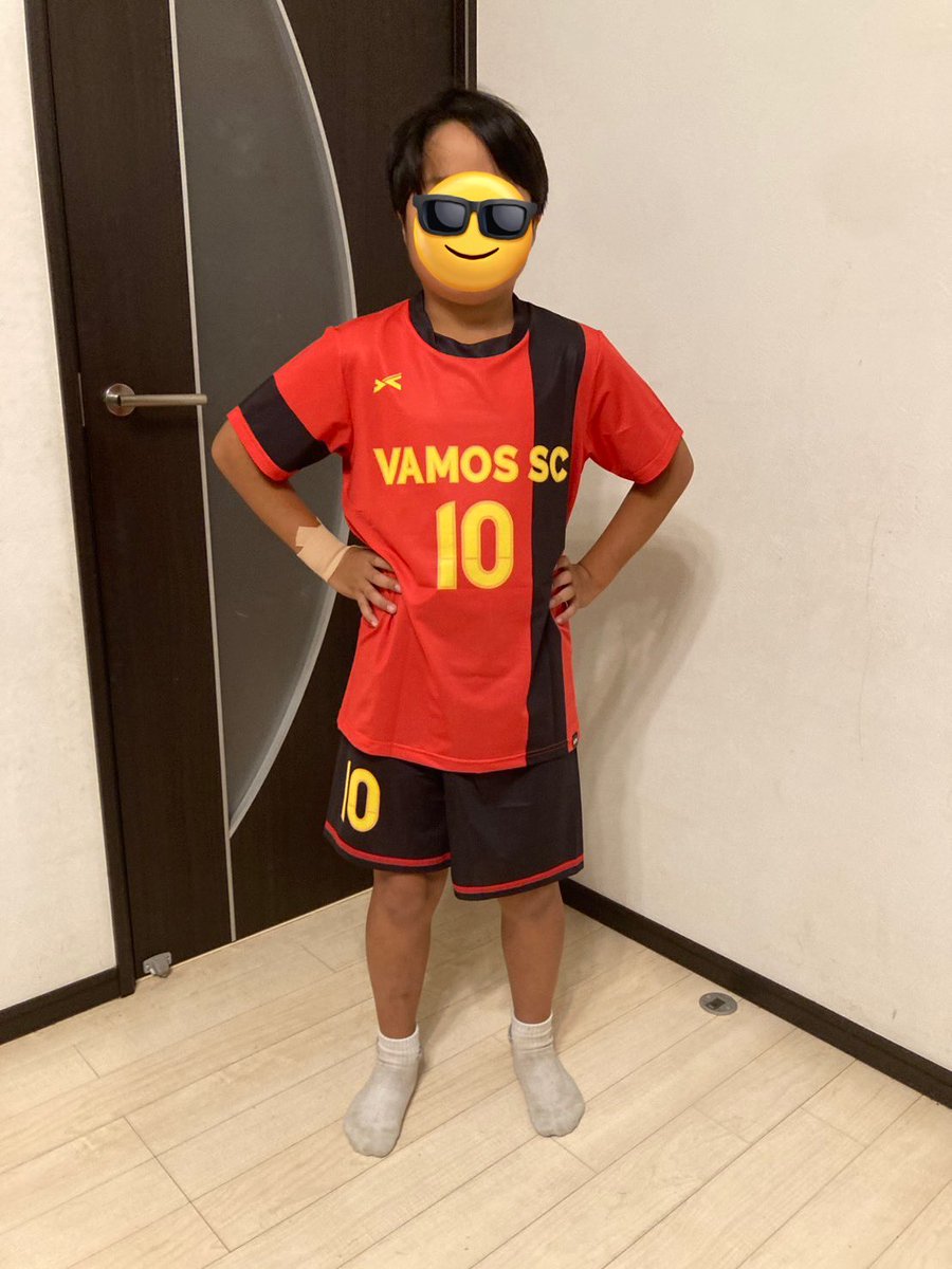 nfc9nfc9's tweet image. チームでの背番号が99→10に変わりました✨
父とお揃いの99からスタートしたけど、ユニフォームが小さくなってきて新しく購入する際に10番にしたいと！
空き番だったので頂きました🔟
その番号が似合う選手になれるよう頑張りなさい💪🔥