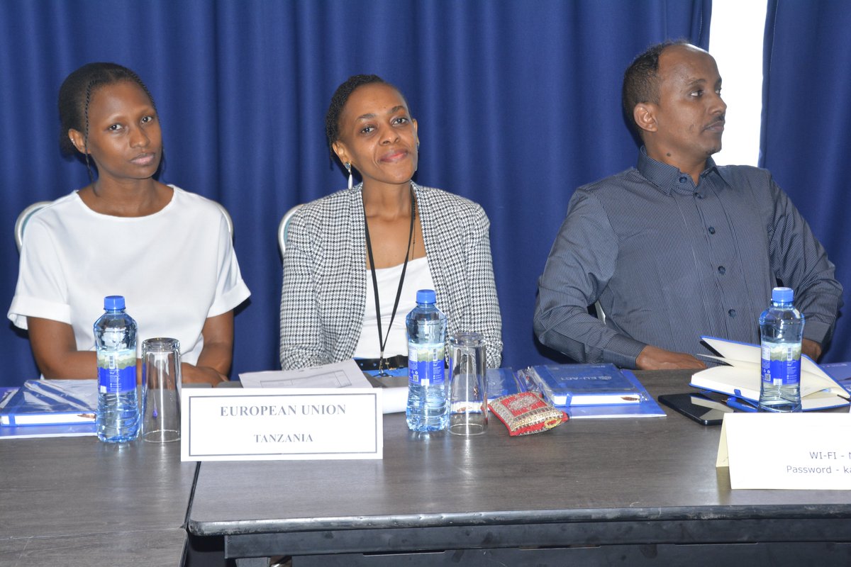 fiap_es's tweet photo. ⚖️Joint Investigation Teams enable countries to work together on cross-border criminal investigations &amp; prosecutions. 

#EUACT partners in Tanzania🇹🇿 &amp; @EAProsecutors for judicial cooperation training on JITs and mutual legal assistance. 

🔗The project https://t.co/rgi6dNAufU https://t.co/YtoulZiCaL