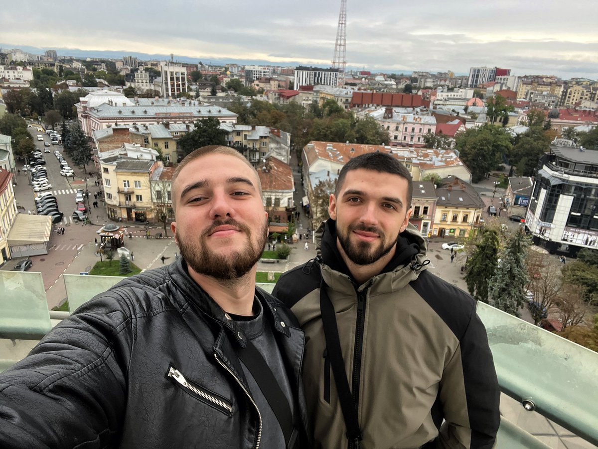 Хто впізнав себе на тлі ,пишіть 😂😂😂