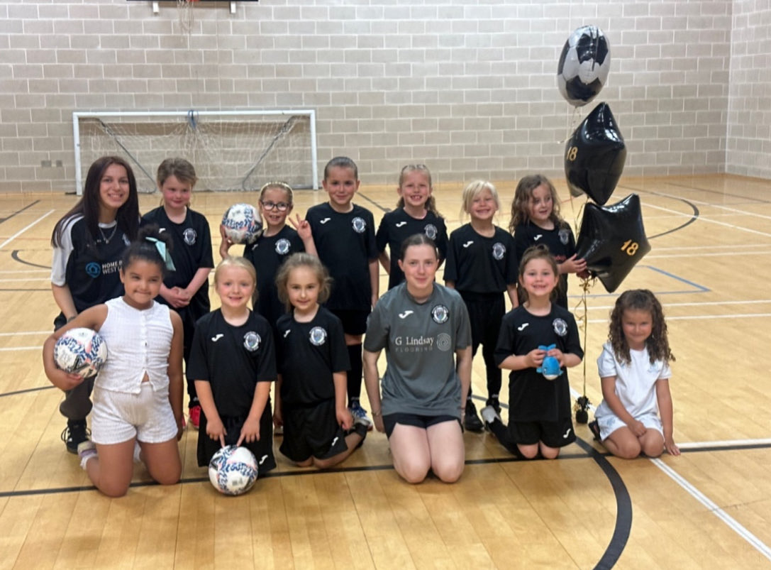 BlackburnUtdCSC's tweet image. 🌟 𝐖𝐨𝐦𝐞𝐧 𝐚𝐧𝐝 𝐆𝐢𝐫𝐥𝐬 𝐢𝐧 𝐒𝐩𝐨𝐫𝐭 𝐖𝐞𝐞𝐤: 𝐃𝐚𝐲 𝟏 🌟

We’re kicking off our celebration of Women and Girls in Sport Week with a shoutout to our Girls Soccer School… the heart of our grassroots journey 🖤⚽

Every Thursday at Blackburn Partnership Centre, our…