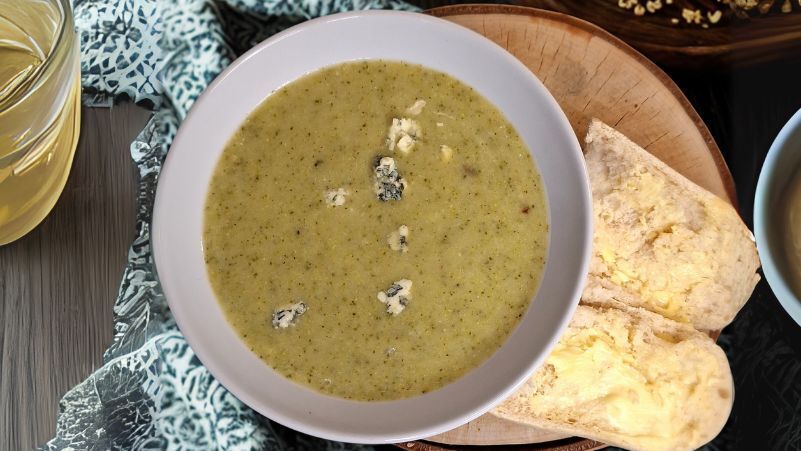 Looking for a delicious lunch idea as the cooler days creep in? 😋 

This soup recipe is full of flavour and creaminess to keep you fueled for the day. 

seasonedpioneers.com/recipes/brocco…