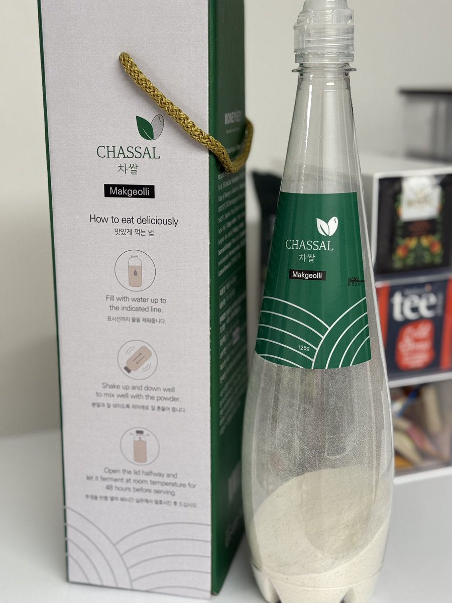 myweeego's tweet image. 보성갔을 때 사온 막걸리 키트
물만 부으면 된다해서 부어보았습니다
과연 무슨 맛일지 48시간 뒤에 공개됩니다