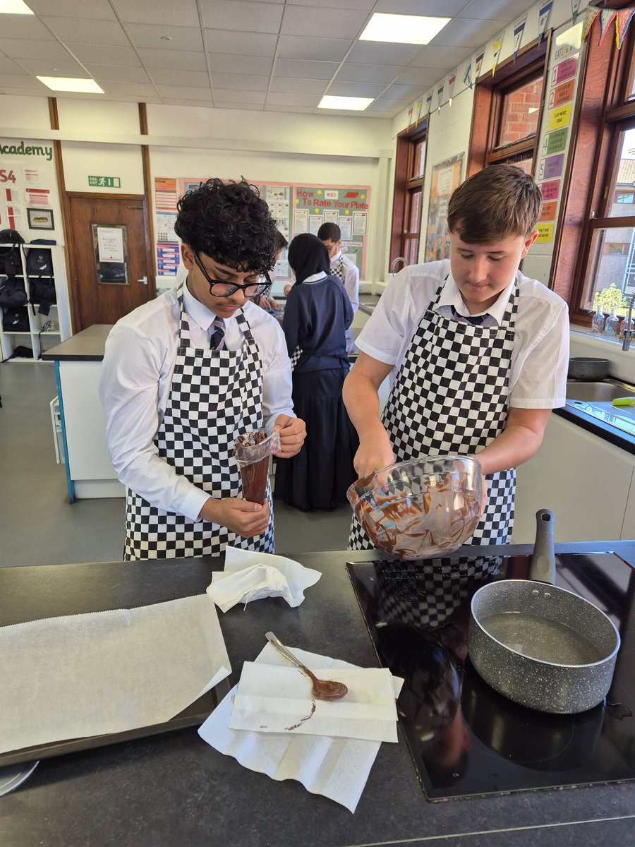 SwaFood's tweet image. Yr 10 H &amp;amp; C. Chocolate run outs. @SpringwestA
