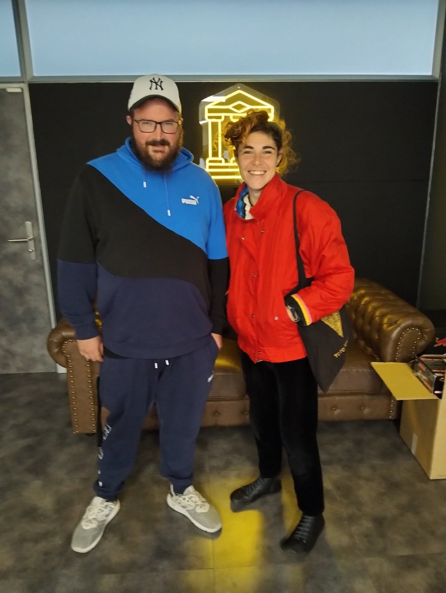 Muy buena mañana en Vitoria-Gasteiz en el centro de operaciones de <a href="/akademixbeats/">AKADEMIX BEATS</a> grabando un nuevo tema junto a <a href="/magdalah/">Magdalah Silva</a> 
Avanzando el nuevo proyecto...
Respect, Salud.
.
.
.
#dancehall #reggae #rap #reggaeton #akademixbeats #erokeriamusic #ladymagdalah #euskalherria #euskadi