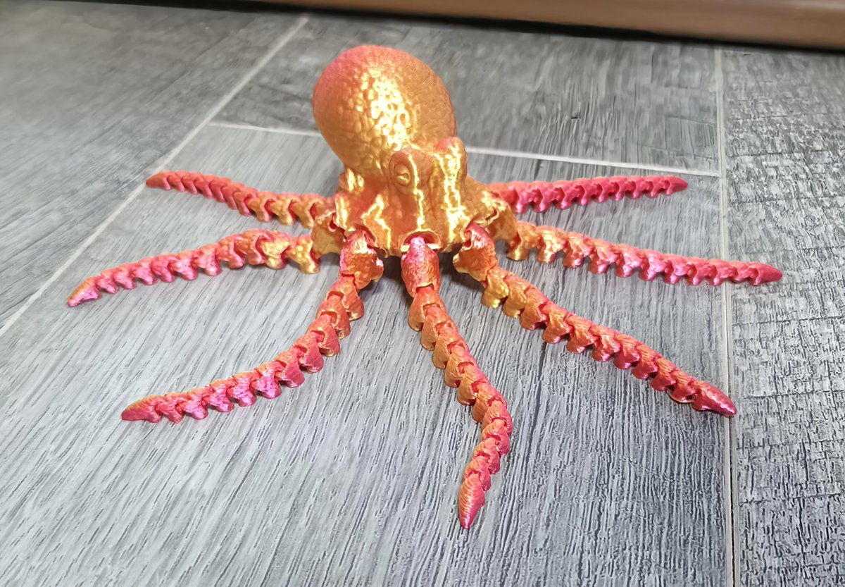 タコ 超可動式カオスティックオクトパス』発売。腕が全96パーツ自由自在に