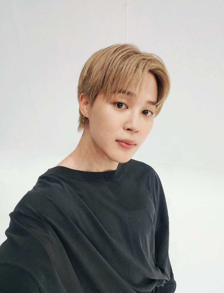 ★ 251006 지민 위버스 ★

🐣추석 잘 보내고 계신가요 ?
맛난거 많이 먹고 가족들이랑 행복한 시간 되시기 바랍니다 !!
