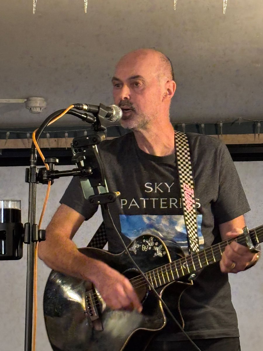 I performed an impromptu afternoon set yesterday in Staffordshire, playing a bunch of new songs.  Thanks so much to the host, Julie, for allowing me to play her guitar.