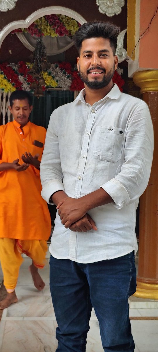 satya_brijesh's tweet image. #आरीपहाड़पुर 
जय श्री नागा बाबा 🙏 🚩
शरद पूर्णिमा के अवसर पर श्री नागा बाबा मेले का आयोजन दिनांक 7अक्टूबर से 9 अक्टूबर तक किया जायेगा। सभी दर्शनार्थियों का हार्दिक स्वागत एवं अभिनन्दन 🙏🚩
बृजेश यादव सत्या 
       युवा नेता 
#Brijesh #Yadav #satya