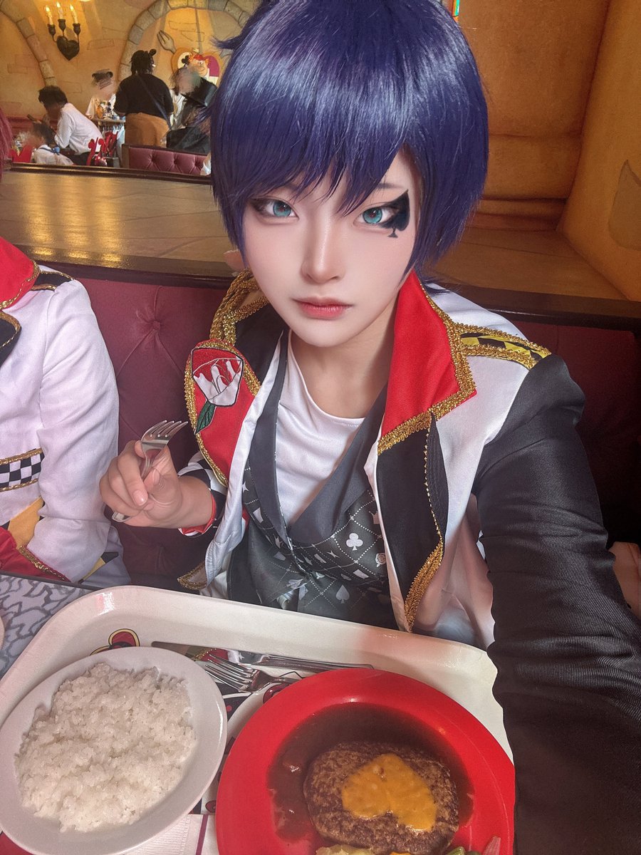 いっぱい食べるぞの顔
#Dハロ仮装2025 #Dハロツイステ