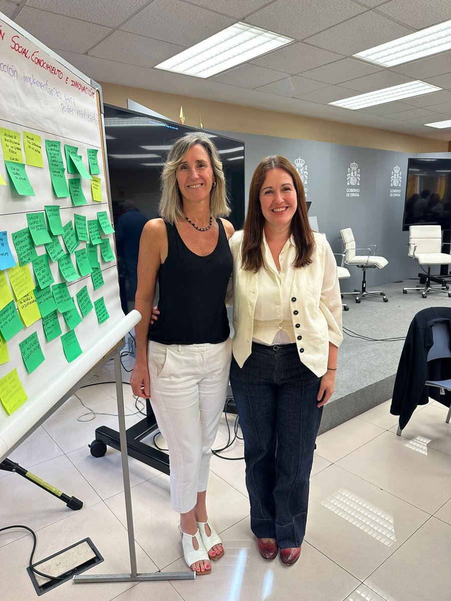 🗣#ADINBERRI-k #Bakardadea-ren aurrean Estatuko Esparru Estrategikoa eraikitzen lagundu du, <a href="/MSocialGob/">Ministerio de Derechos Sociales, Consumo y A2030</a>-ak bultzatuta

🎯Fundazioko adituek #Gipuzkoa-ko #HARIAK estrategia aurkeztu dute Madrilen, arloko beste adituekin batera egindako lan saio batzuetan

ℹ️labur.eus/rvytvebe