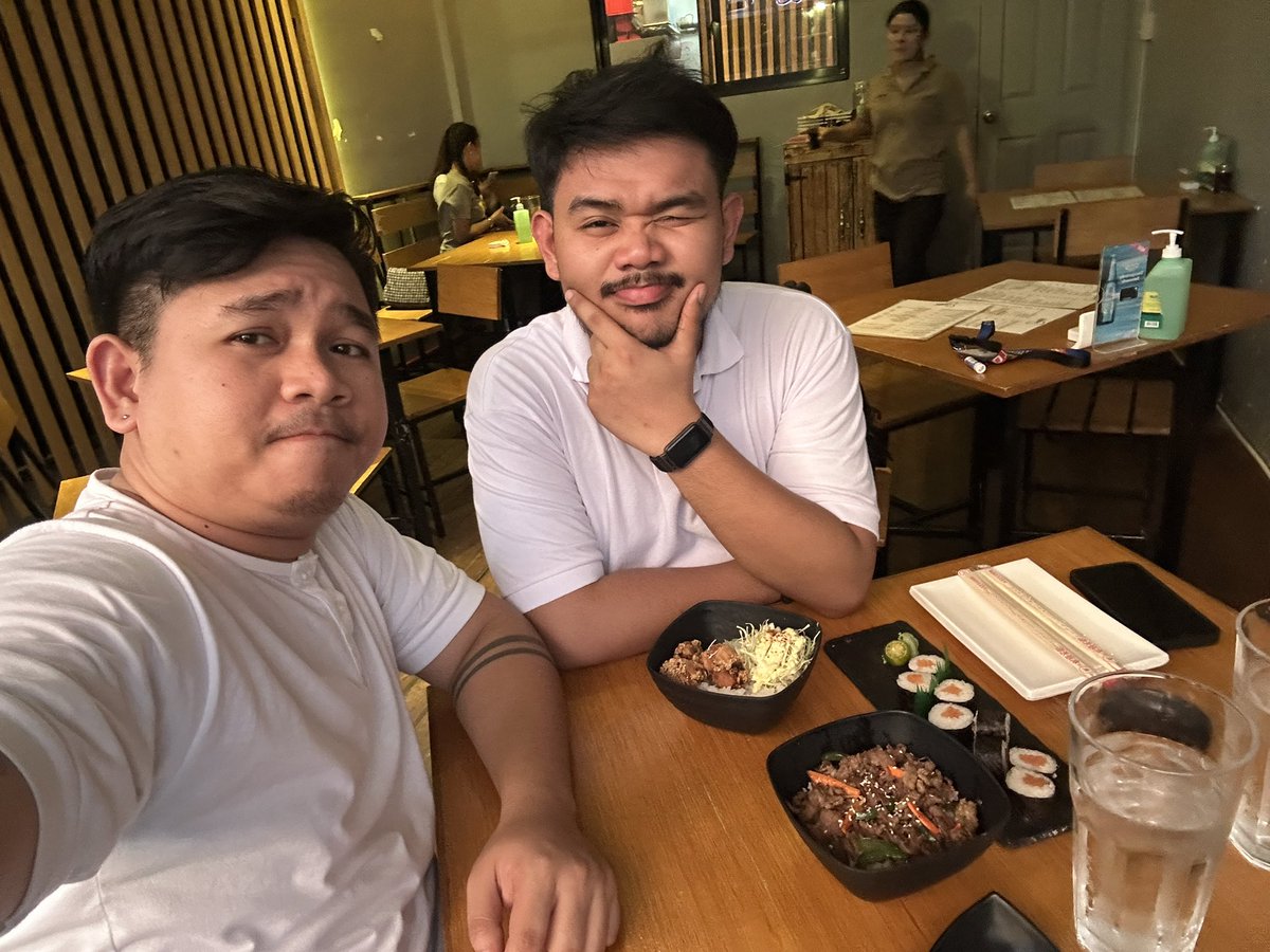 the_LanceAndrei's tweet image. happy 8th, @BegMuck. thank you for always making me feel so loved. I love you. 

p.s. hintayin mo po ako umuwi, babawi ako sayo.