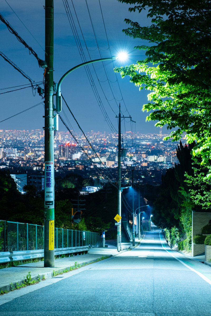 inthe_deepnight's tweet photo. 夜を生きている。 https://t.co/aPPZRSS8IF