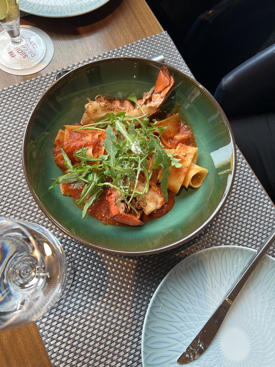 데이트 장소 추천
뷰맛집 
용산 노보텔 스위트 26층

The 26