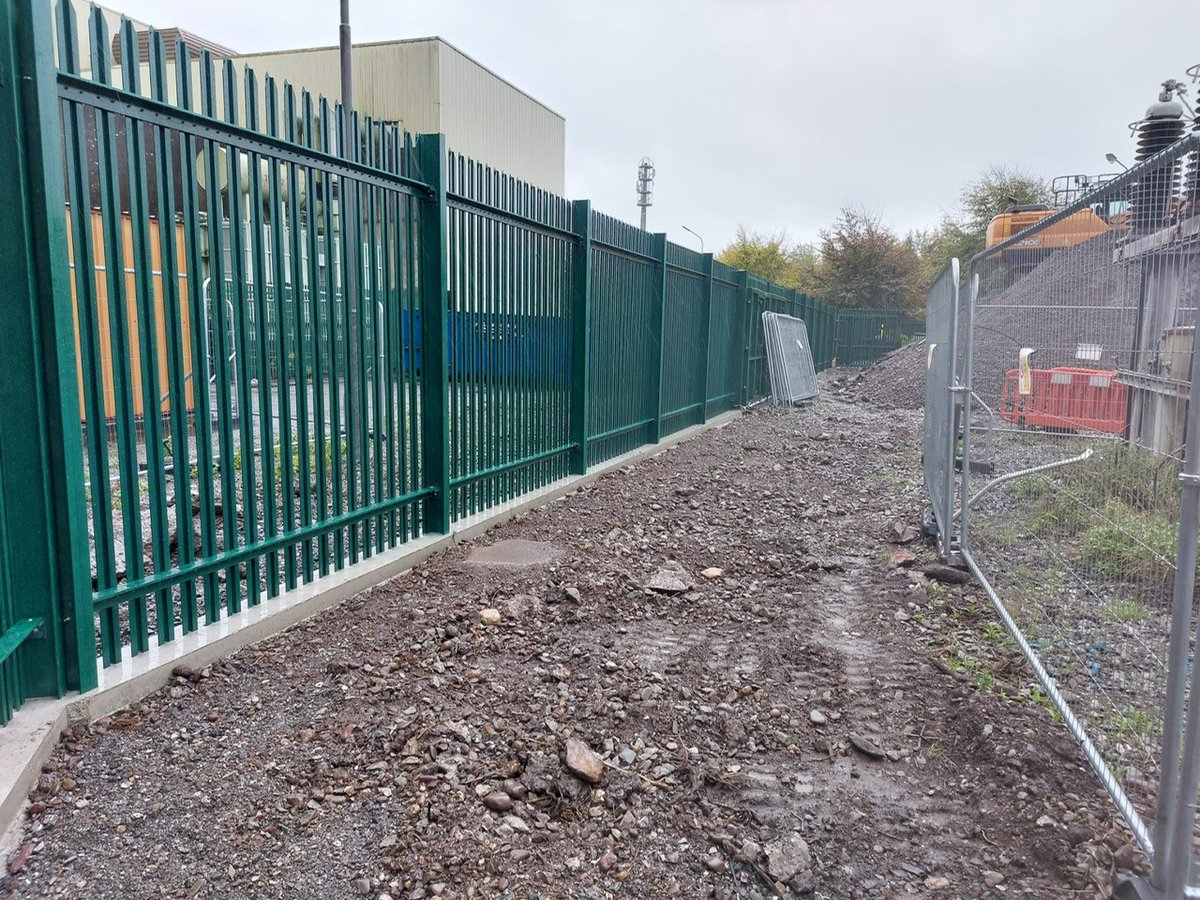 jncfencing's tweet image. Project complete at Cork Marina – 110kVA Substation ⚡
✅ 130m ESB-spec palisade fencing
✅ 3x 4.9m double-leaf gates w/ pedestrian infill
✅ Finished RAL 6005 on concrete plinth
Great work from our crew 👏
#JNCFencing #SecurityFencing #Cork #Construction