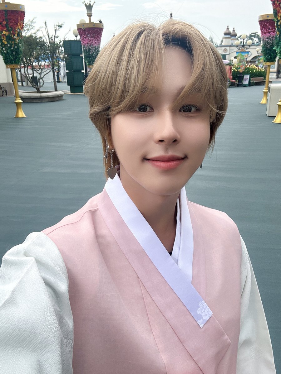 official_ONEWE tweet picture