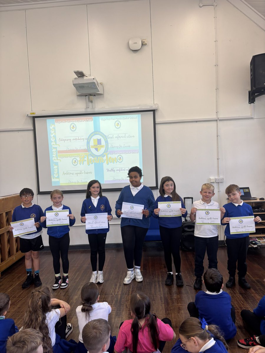 Llongyfarchiadau to our certificate winners today 🎉🏆👏🏼

💚 Ambitious &amp; capable learners 
❤️ Enterprising &amp; creative contributors 
🩵 Ethically, informed citizens
💜 Healthy &amp; confident individuals

Da iawn pawb! ✨💫🌟💫
