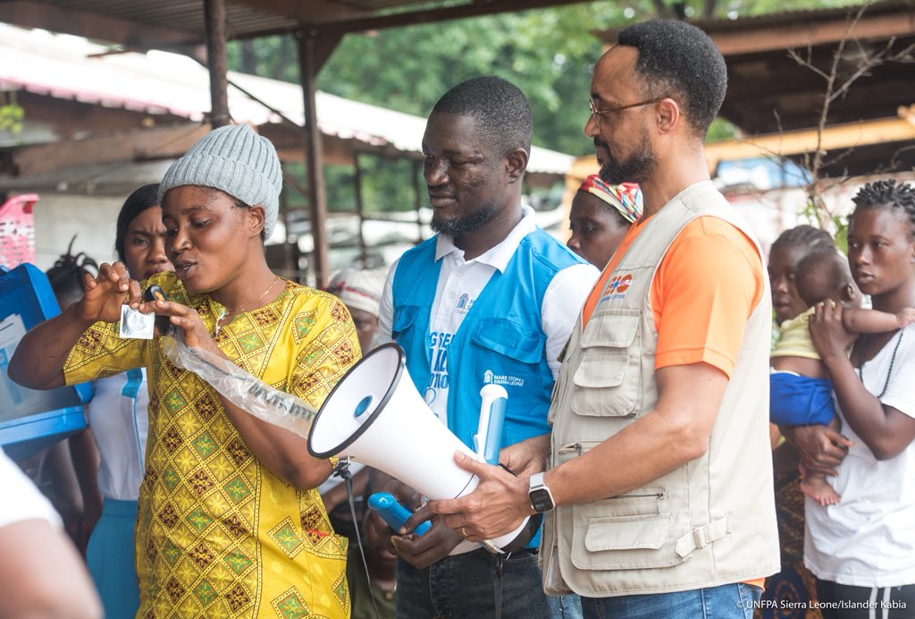 UNFPASierraleon's tweet photo. It’s a new week! 🤩 

We renew our commitment to accelerating progress toward UNFPA’s transformative results:

🟠Zero preventable #MaternalDeaths

🟠Zero unmet need for #FamilyPlanning

🟠Zero #GBV and harmful practices

#RightsandChoices https://t.co/WUQd6bJSJo