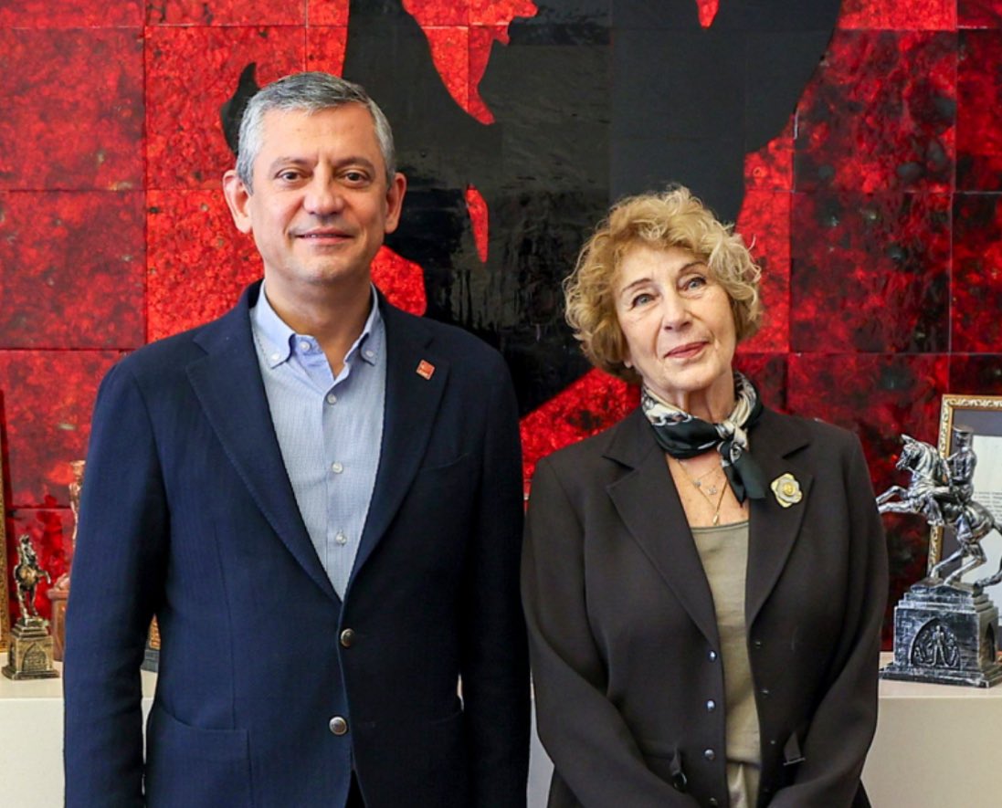 tcbuyuksehirr's tweet image. Ayşe Kulin, CHP’ye katıldı.