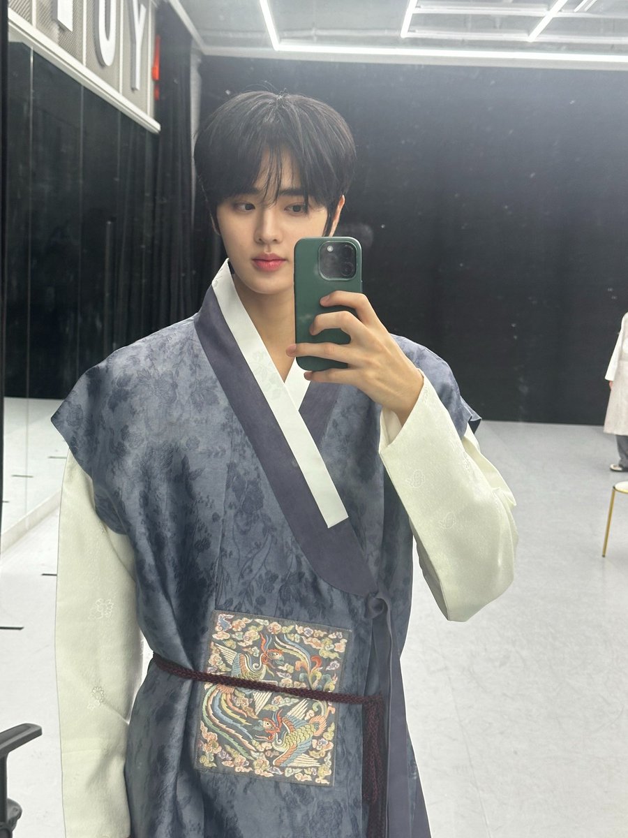 TPST_twt's tweet image. [#은찬] 즐거운 추석 보내~! 💛