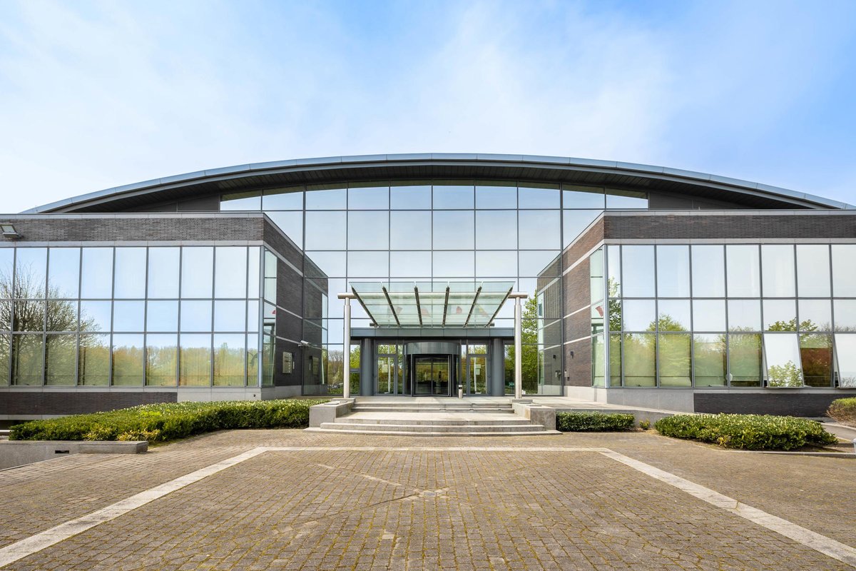 anixton's tweet photo. 🏢 À vendre – Site “Recherche 65”, Erasmus Science Park (Bruxelles)
📐 ±8.200 m² bureaux | ±14.000 m² terrain | 180+ parkings
🔑 Emphytéose Citydev – Libre à l’acte
💶 Offres avant 24/10/25, à partir de 1,5 M€ (faillite)
📩 Info : ebt@anixton.com
________________________________________
🏢 Te koop – Site “Recherche 65”, Erasmus Science Park (Brussel)
📐 ±8.200 m² kantoren | ±14.000 m² terrein | 180+ parkeerplaatsen
🔑 Erfpacht Citydev – Vrij bij akte
💶 Biedingen vóór 24/10/25, vanaf €1,5 mio (faillissement)
📩 Info : ebt@anixton.com
________________________________________
🏢 For sale – Site “Recherche 65”, Erasmus Science Park (Brussels)
📐 ±8,200 m² offices | ±14,000 m² land | 180+ parking spaces
🔑 Citydev leasehold – Vacant on deed
💶 Offers before 24/10/25, from €1.5m (bankruptcy)
📩 Info: ebt@anixton.com

#Anixton #Immobilier #Vastgoed #RealEstate #Investissement #Investering #Investment #Citydev