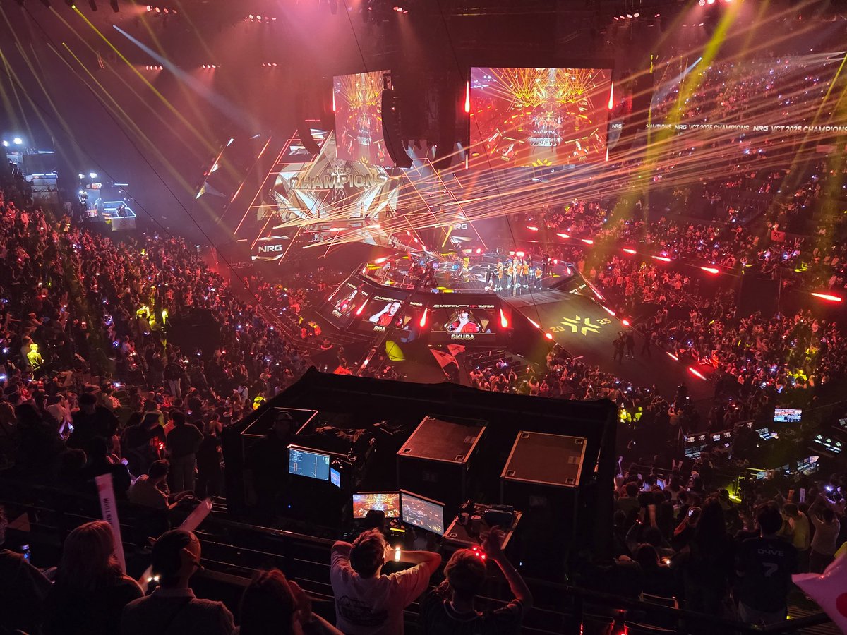 OcariSami's tweet photo. Merci l’orga, l’ambiance était incroyable. On a failli avoir une grande finale toute pourrie mais finalement "LET’S GO FNATIC 🗣🗣" nous a donné la finale qu’on attendait tous. Ggwp à NRG et à quand un autre événement international à Paris finalement ?
#VALORANTChampions https://t.co/K9ZA1rdFed