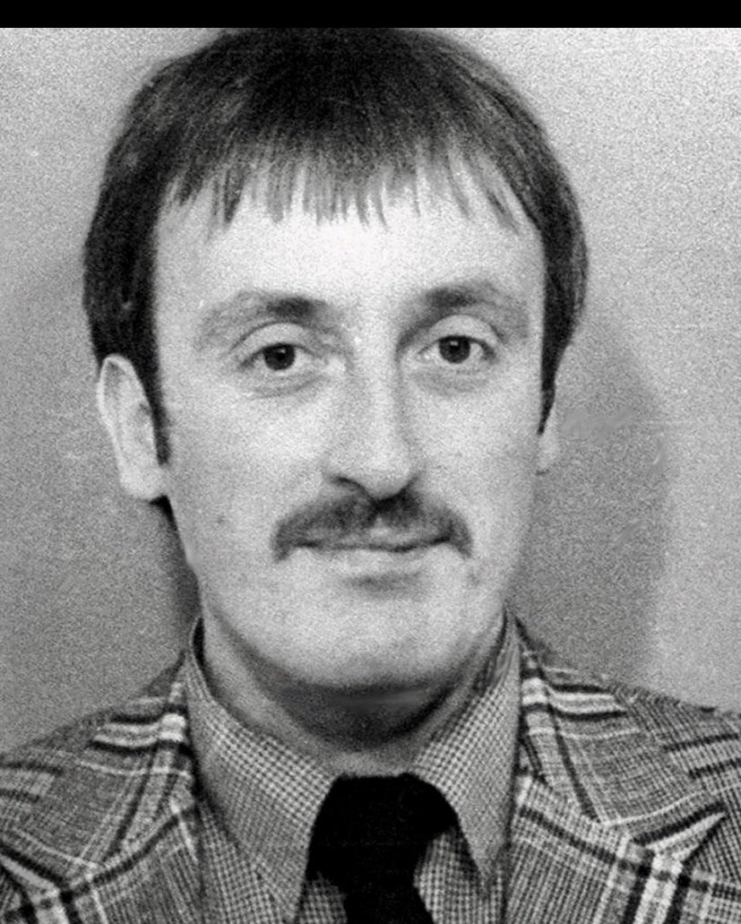 A grave I often attend or leave flowers when I go to visit my father. Today we remember PC Blakelock that was sadly killed in the act of duty during the Broadwater Farm riots in Tottenham. 1985. RIP Sir ❤️🤝