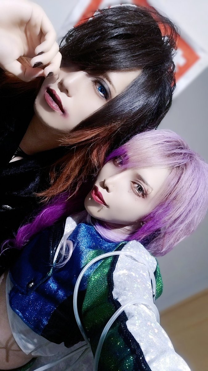 WIXIZ_M_0209's tweet photo. DLESSの-KouKi-君と❍。
一昨年のSPEEDDISKのツアーぶりに逢えました♡
こんなにメロディが綺麗な曲を書けるドラマーってかなり希少な存在だと思うから凄い。
また絶対大阪で逢いましょ◎
#WIXIZ
#DLESS https://t.co/q8ceO0CVnU