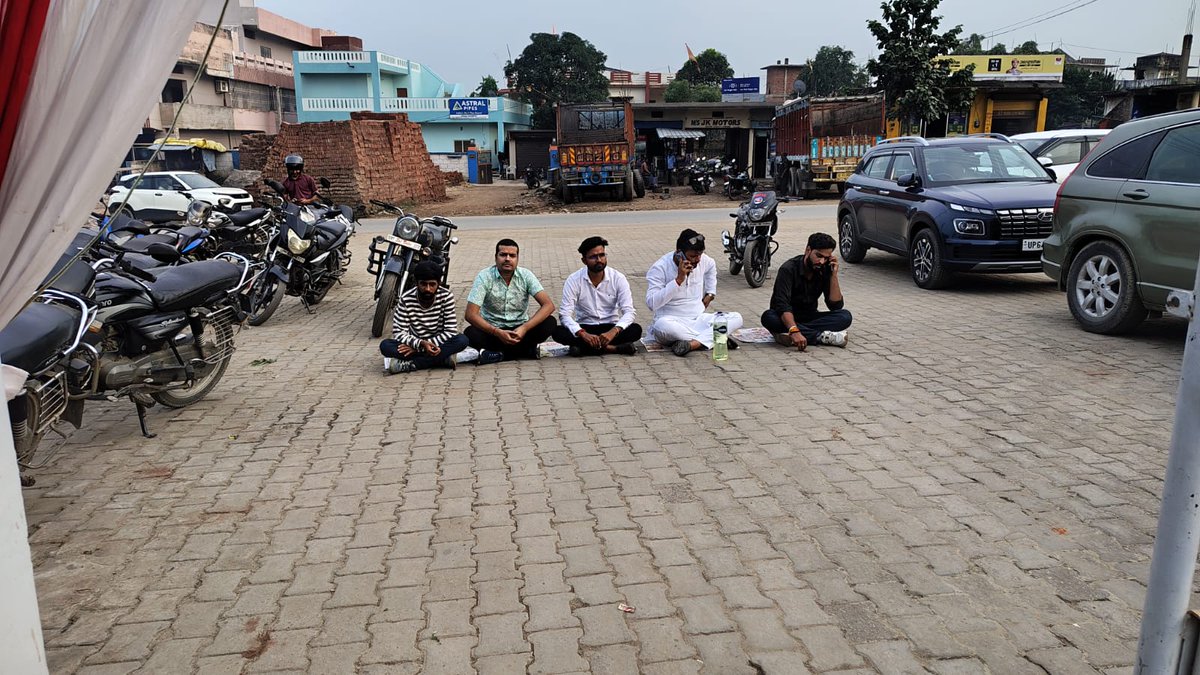 Shubham64499739's tweet image. #सोनभद्र

  @HyundaiIndia की गाड़ियों को लेना अवॉइड करना चाहिए।। #सोनभद्र_हुंडई रेणुकूट की  #unprofessional &amp;amp; गैरजिम्मेदाराना कार्यप्रणाली से उपभोक्ता प्रताड़ित महसूस कर रहे हैं। हुंडई वर्ना #UP64AX0101 को तकनीकी खराबी के कारण 2 महीने से रखे हैं। बस EMI वसूल रहे हैं
@HMGnewsroom