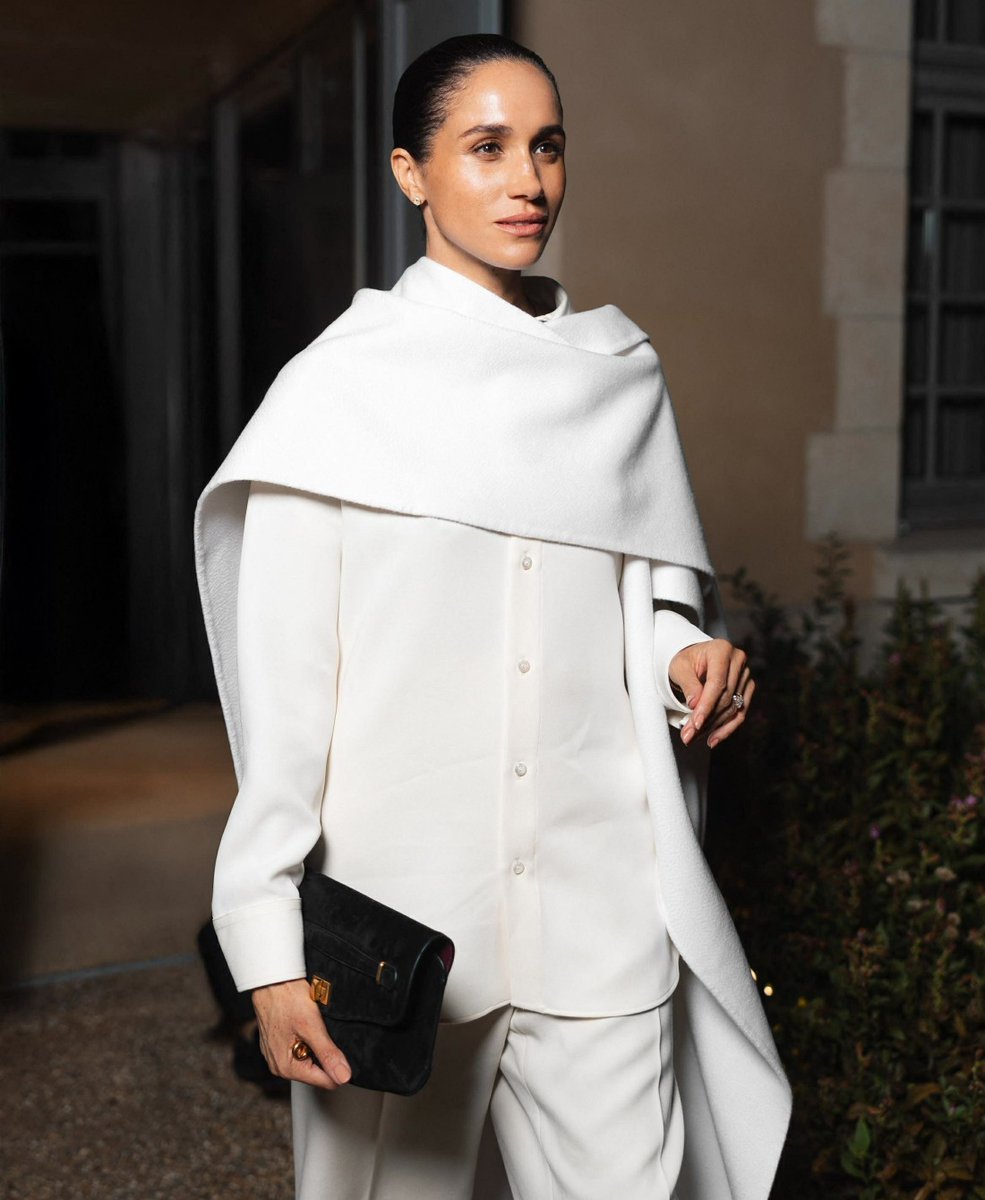 The Daily Mail is lying about Duchess Meghan going ‘past’ the Pont de l’Alma celebitchy.com/943773/