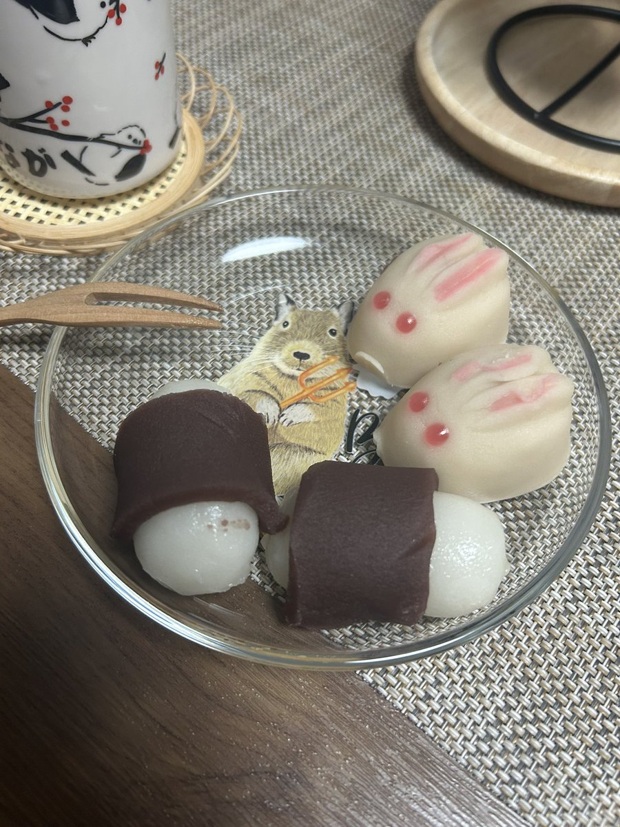 hZbwpOf3kwn8r4D's tweet image. 早速、おやつのお皿に使わせていただきました🌕いつも素敵な商品をありがとうございます☺️