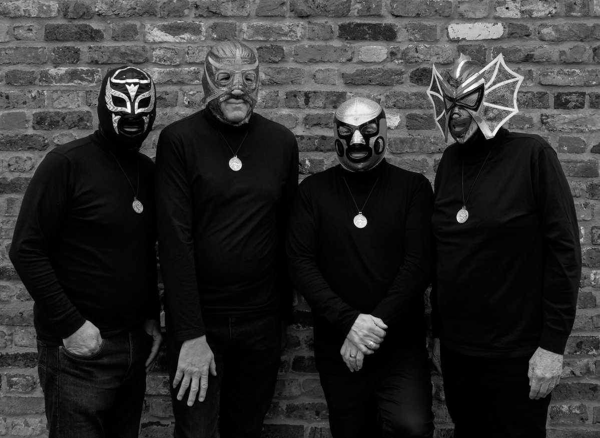 MAGNETMagazine's tweet image. #MAGNETExclusive: #LosStraitjackets go track by track on “Somos Los Straitjackets” (@yeproc @losstraitjacket). “I woke up w/ this song completely written. @PaulMcCartney woke up w/ ‘Yesterday’ in his head. Sure he’ll wish he wrote ‘Bumper Car’ instead”: magnetmagazine.com/2025/10/07/mag…