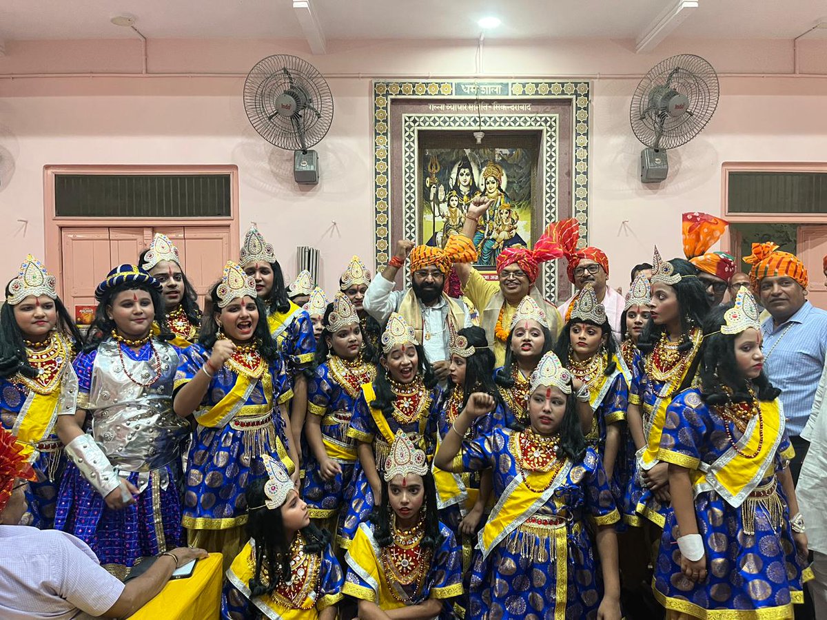 सिकंदराबाद में महाराजा अग्रसेन जयंती के उपलक्ष्य में आयोजित कार्यक्रम में मुख्य अतिथि के रूप में शामिल हुआ। इस अवसर पर सिकंदराबाद के विधायक श्री <a href="/Lakshmirajbjp/">Lakshmiraj Singh</a> जी भी उपस्थित रहे।

कार्यक्रम के दौरान सरकार द्वारा चलाई जा रही विभिन्न जनकल्याणकारी योजनाओं पर चर्चा की गई और हाल ही