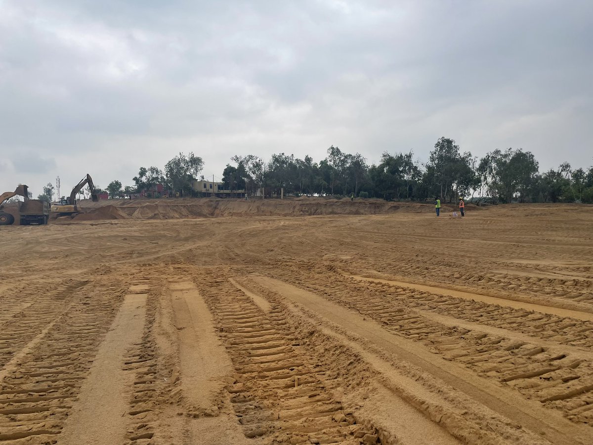 La réussite d'un projet de génie civil commence bien avant le premier coup de pelleteuse. Elle naît d'une étude précise et rigoureuse.
➡️ nous maîtrisons chaque étape pour garantir la parfaite adéquation entre vos plans et le terrain réel.

#Précision #Expertise #GénieCivil